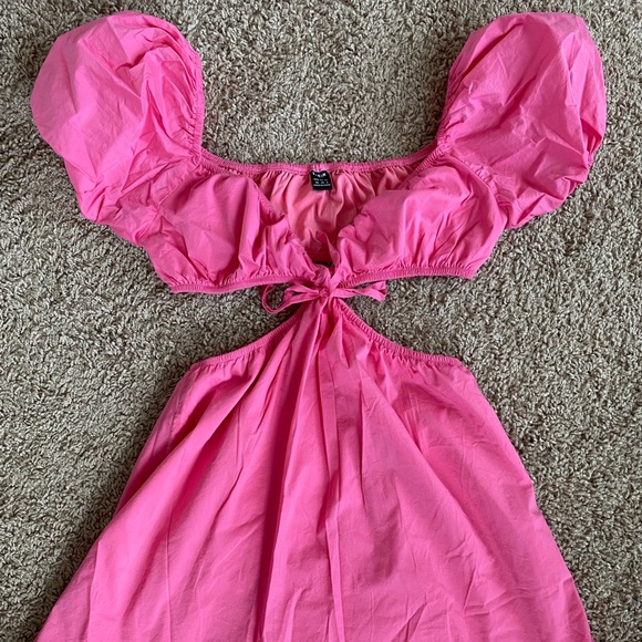 Pink cut out dress - Picture 1 of 3
